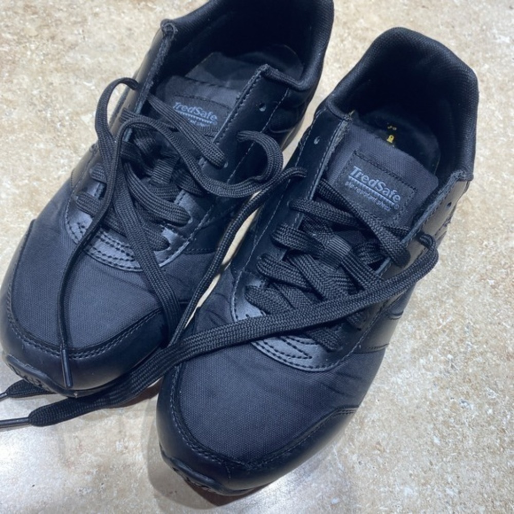 Tredsafe Women's Black Shoes Size 9  ‎          608